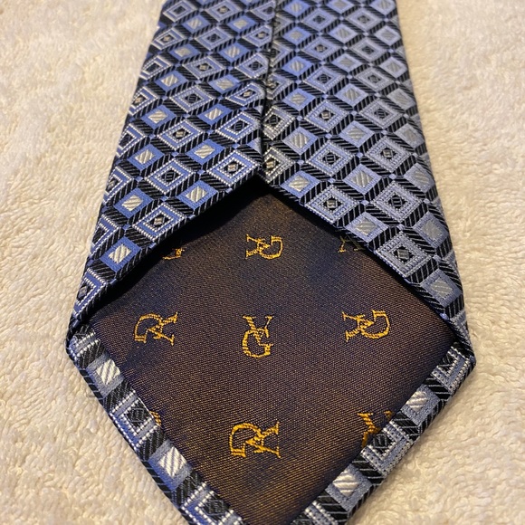 Brand New Trendy Tie By Valario Garati - Picture 4 of 4